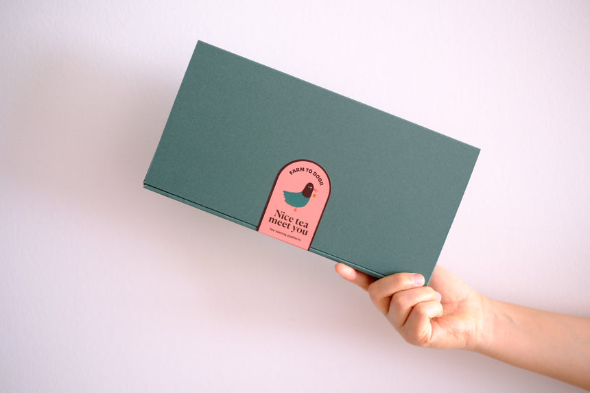 East Box l 7種類の茶葉詰め合わせ (東アジアのお茶) | 送料無料